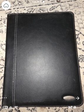 “Pre-Owned”. Samsonite Black Business Vinyl Pad Folio With Calculator (961135)